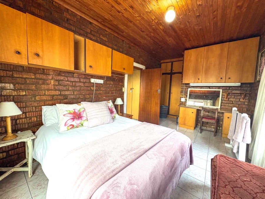 4 Bedroom Property for Sale in Stilbaai Wes Western Cape